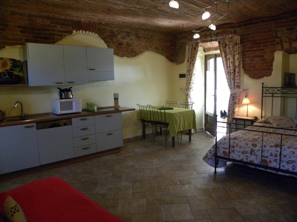 Agriturismo Fano'S Farm Suno Δωμάτιο φωτογραφία