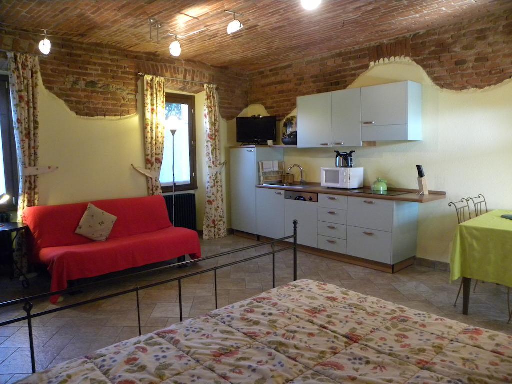 Agriturismo Fano'S Farm Suno Δωμάτιο φωτογραφία