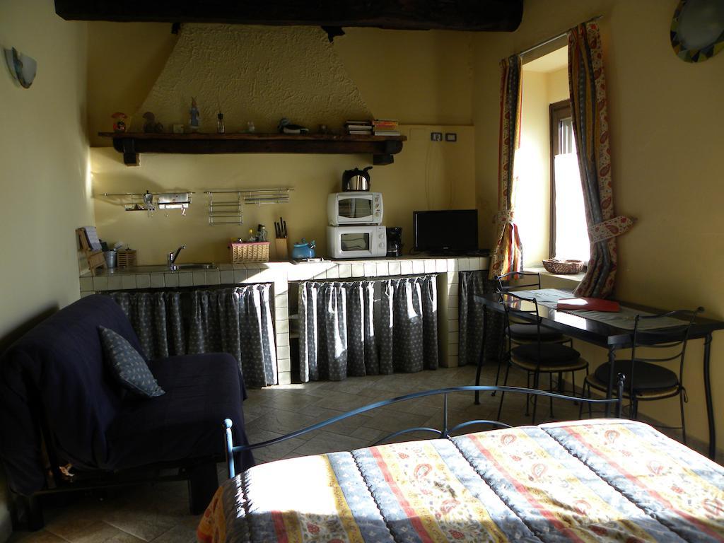 Agriturismo Fano'S Farm Suno Δωμάτιο φωτογραφία