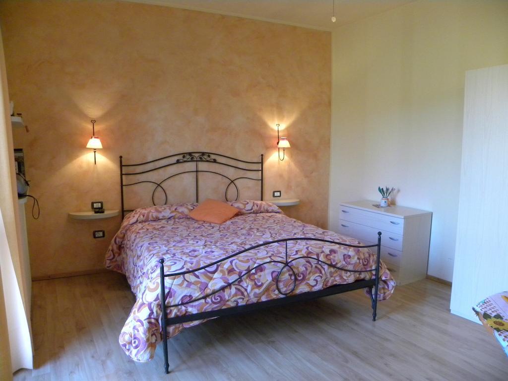 Agriturismo Fano'S Farm Suno Δωμάτιο φωτογραφία