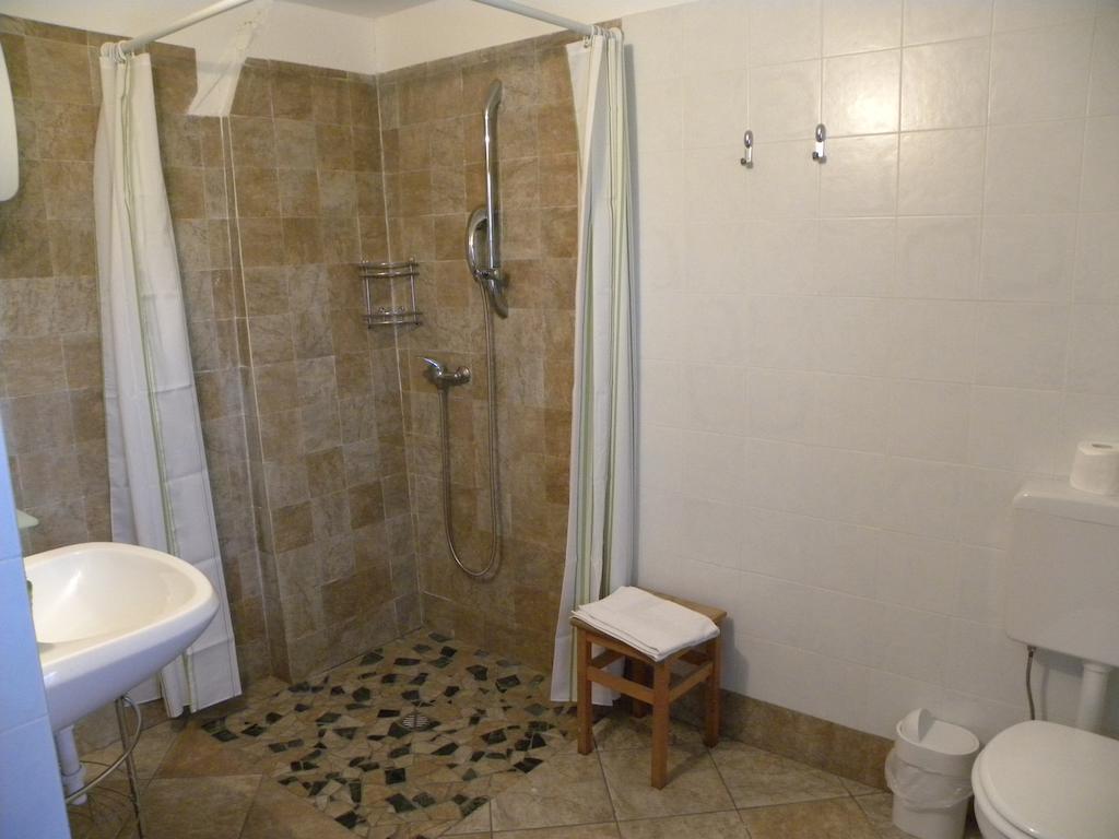 Agriturismo Fano'S Farm Suno Δωμάτιο φωτογραφία