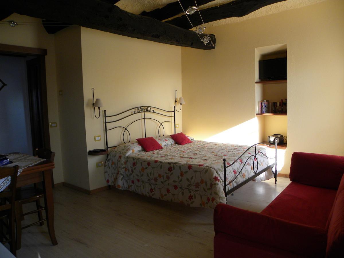 Agriturismo Fano'S Farm Suno Δωμάτιο φωτογραφία